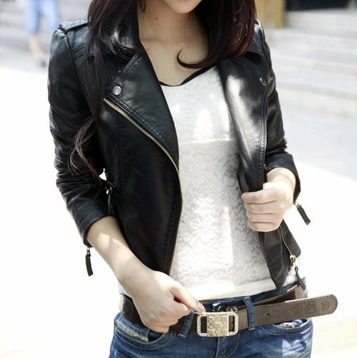 Veste courte en cuir vegan pour femme