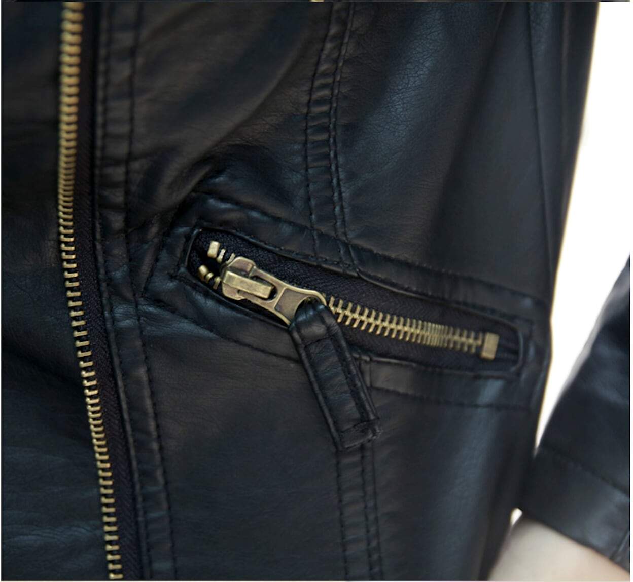 Veste courte en cuir vegan pour femme